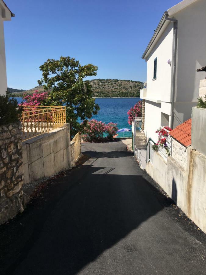 Apartmani Tina Grebaštica Eksteriør bilde